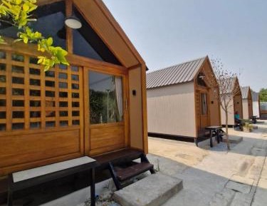 One-Bedroom Bungalow
