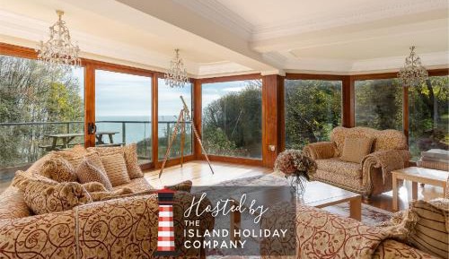 Four-Bedroom Holiday Home