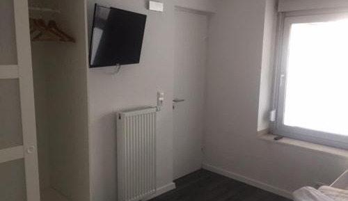 Single Room with Private Bathroom