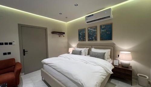Deluxe King Studio