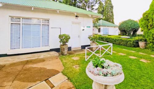 Deluxe Double Room (2 Adults + 1 Child)