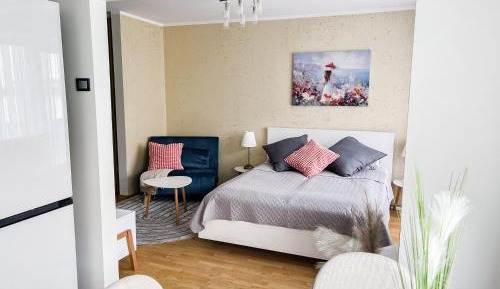 One-Bedroom Apartment with Balcony