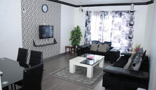 Deluxe Two-Bedroom Apartment