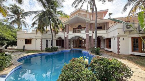 Six-Bedroom House