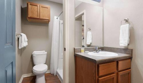 One-Bedroom Queen Suite - Non-Smoking