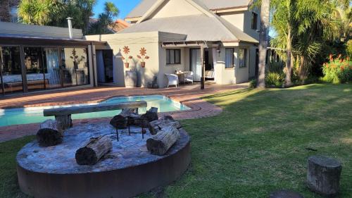 Queen Room with Garden View