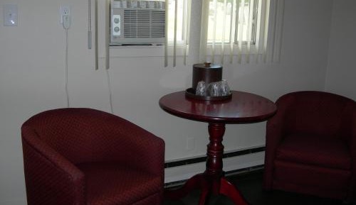 Double Room with One Queen Bed