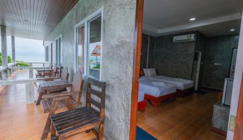 Deluxe Triple Room with Sea View