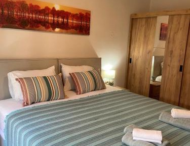 Deluxe Two-Bedroom Apartment with Garden View