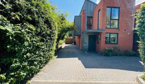 Three-Bedroom Holiday Home 