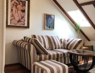 One-Bedroom Apartment with Garden View