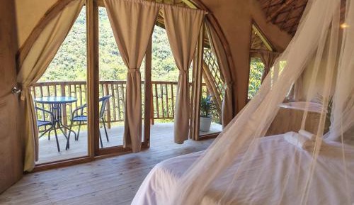 Bungalow with Garden View