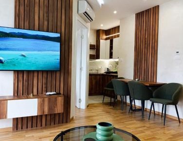 Deluxe One-Bedroom Apartment with City View