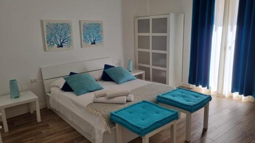 Three-Bedroom Apartment with Balcony