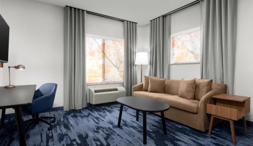 1 Bedroom Executive Suite, 1 King, Sofa bed