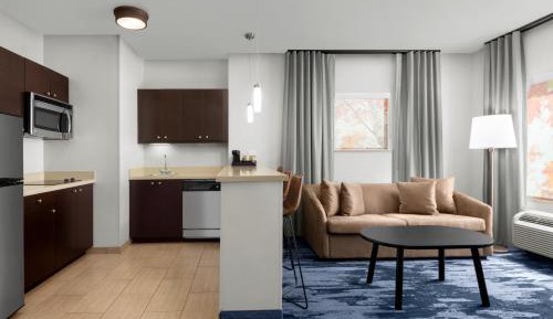 Suite with full Kitchen, 1 Bedroom Suite, 1 King, Sofa bed