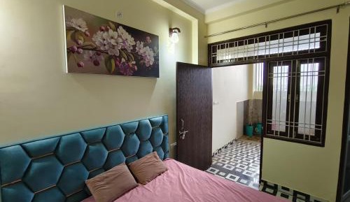 Deluxe Double Room (2 Adults + 1 Child)