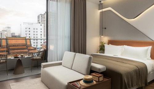 Deluxe King Room with Balcony