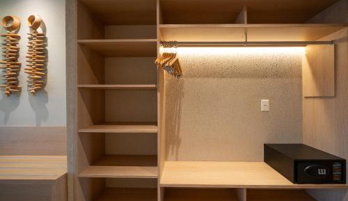 Queen Suite with Spa Bath