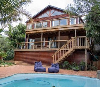 Three-Bedroom Holiday Home 