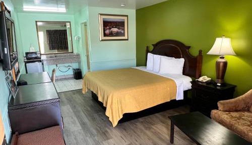 Deluxe King Suite