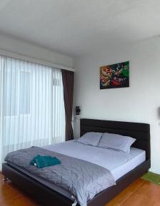 Deluxe Studio
