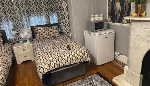 Double Room with Shared Bathroom