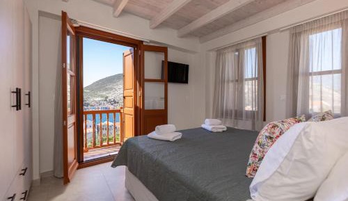 Two-Bedroom Apartment with Balcony and Sea View