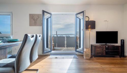 Superior One-Bedroom Apartment with Balcony