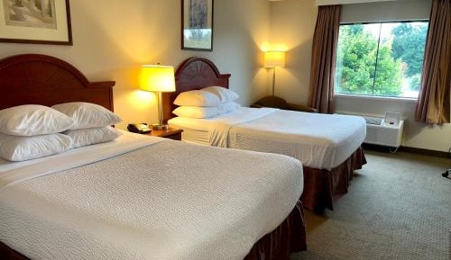 Queen Room with Two Queen Beds - High Floor - Non-Smoking
