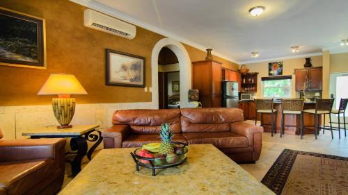 Two-Bedroom Deluxe Apartment with Garden View