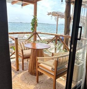 Queen Suite with Sea View