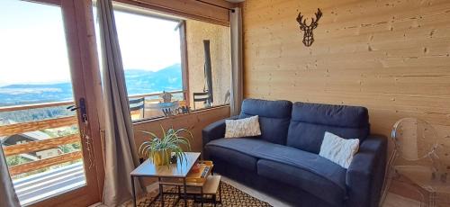 Studio with Mountain View