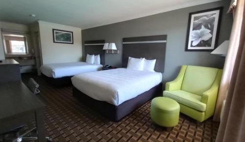 Queen Room with Two Queen Beds - Non-Smoking