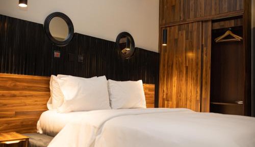 One-Bedroom Apartment with Balcony