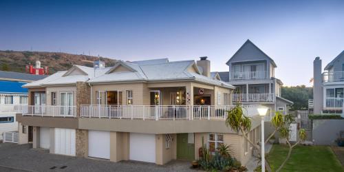 Four-Bedroom Apartment