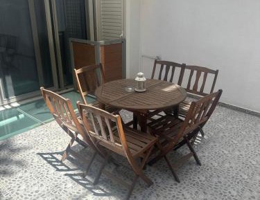 Deluxe One-Bedroom Apartment with Garden View