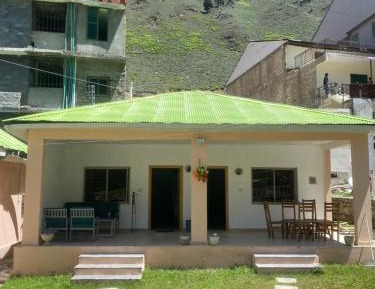 Family Room with Mountain View