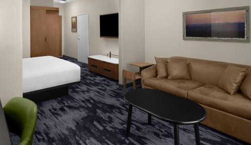 King Suite with Sofa Bed - Hearing Accessible