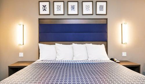 Deluxe King Room