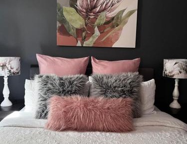 Family Room with Garden View