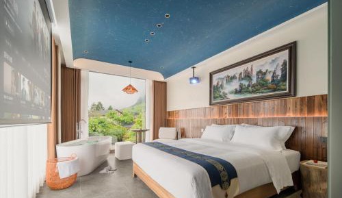 Queen Room with Garden View