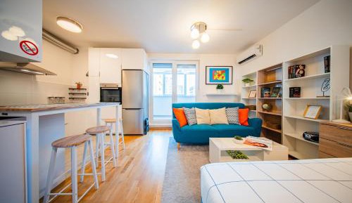 Studio Apartment with Balcony