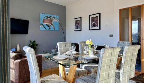 Penthouse 2 Bedroom 2 Bathroom Apartment 