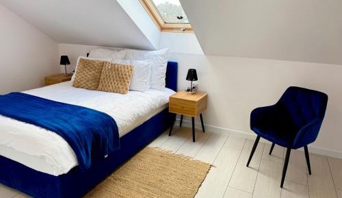 Classic One-Bedroom Apartment with King Bed