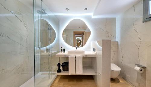 Double or Twin Room with Side Sea View