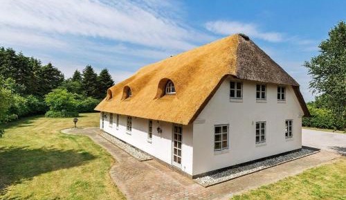 Seven-Bedroom Holiday Home