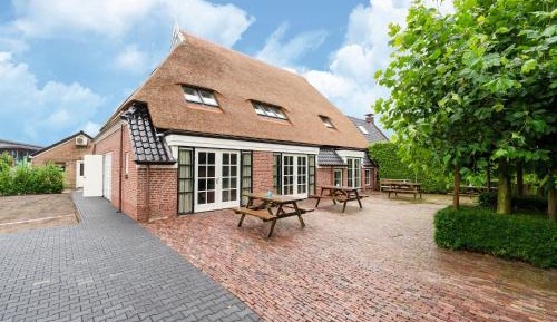 Ten-Bedroom Holiday Home