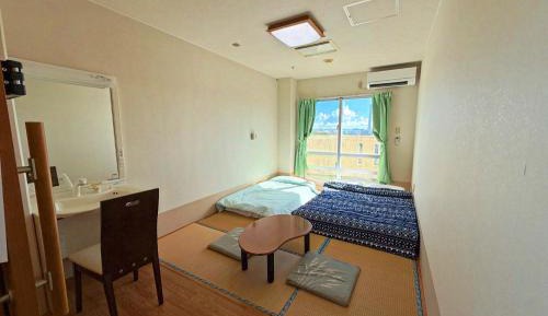 Economy Triple Room with Shared Bathroom