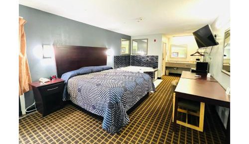 1 Suite King Bed Smoking Jacuzzi Tub